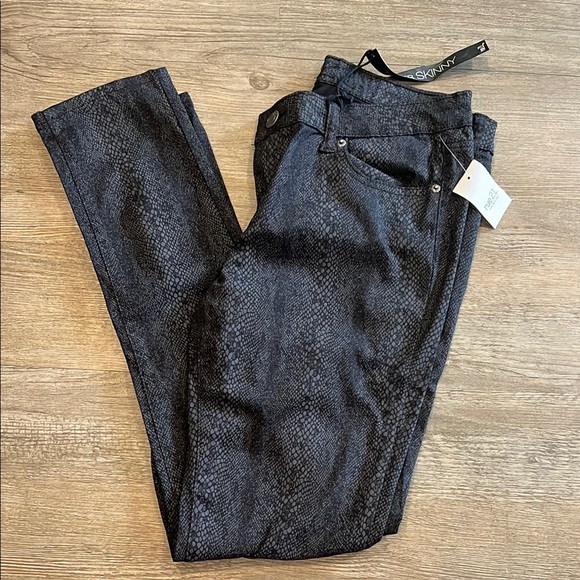 Rue21 Denim - NWT Rue21 SKINN Women's Black Jeans 11/12